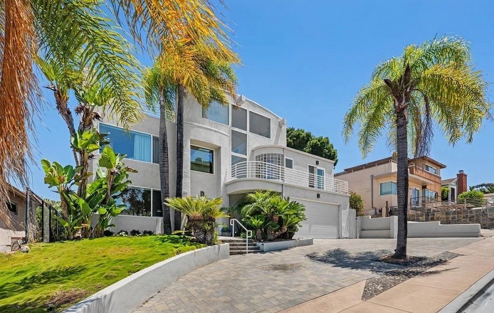 Panoramic Paradise Highly Sought After Neighborhood Of North Mission Hills