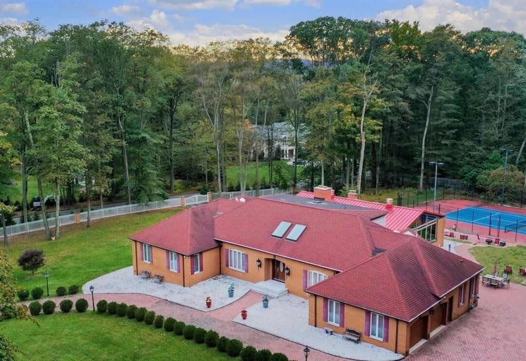 91 Chestnut Ridge Rd