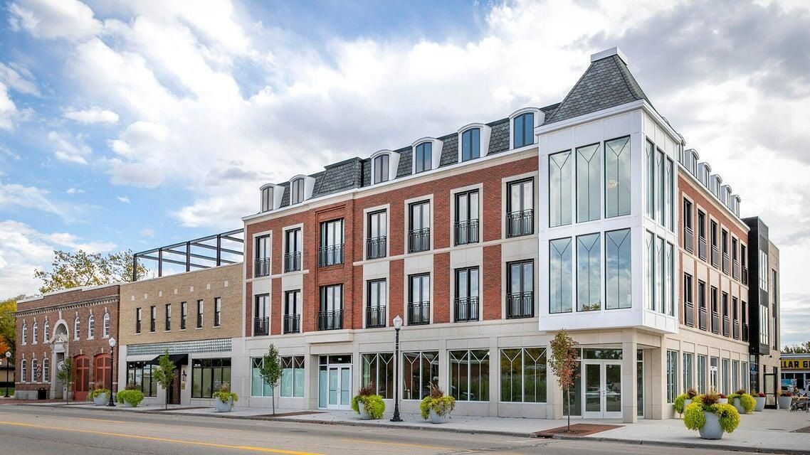 110 W Savidge Street