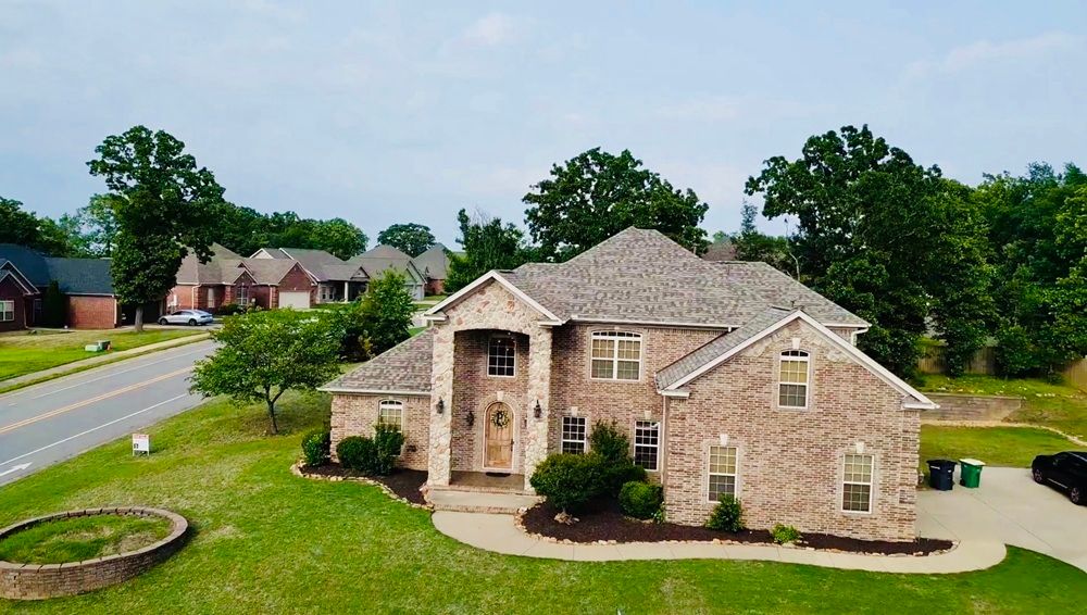 1916 Oakbrook Drive