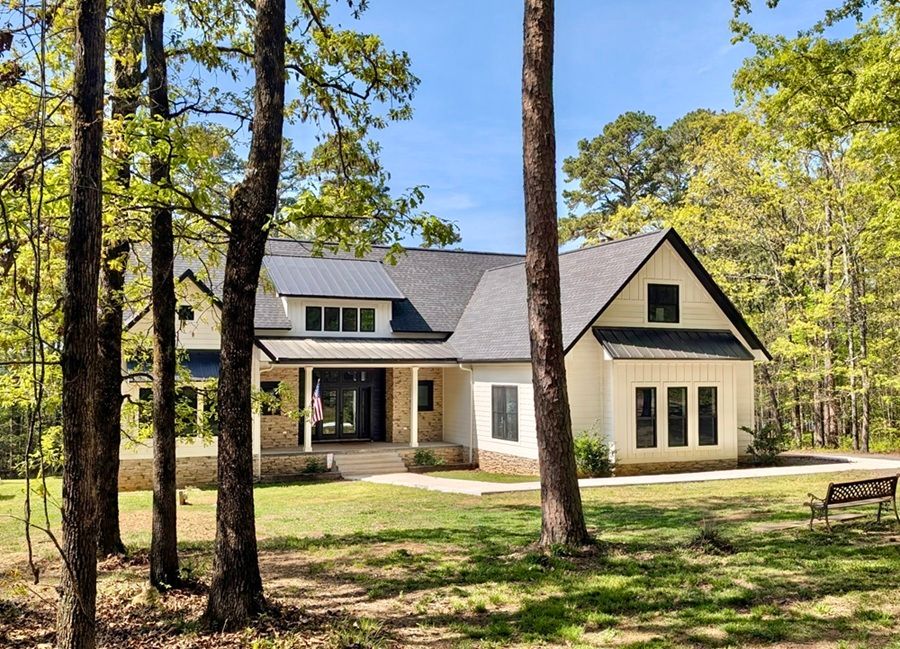 230 Island Shores Dr