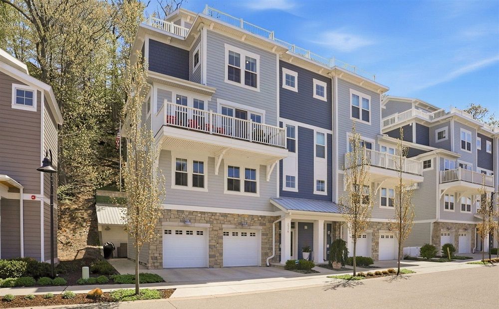 Panoramic Waterfront Condo