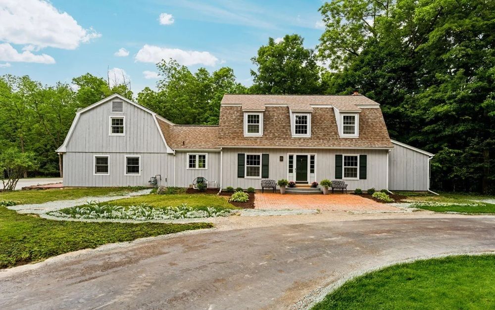Luxury Wooded Estate + Carriage House + Tennis Courts