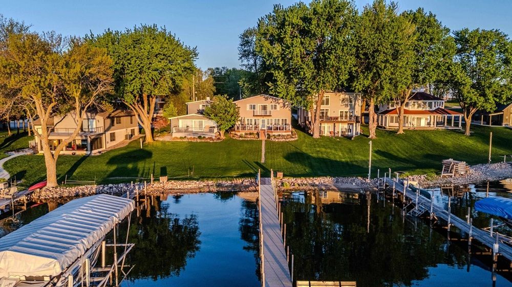 2818 Breezy Heights Drive