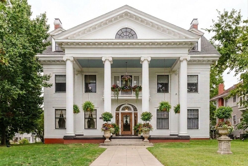 1701 Center Street