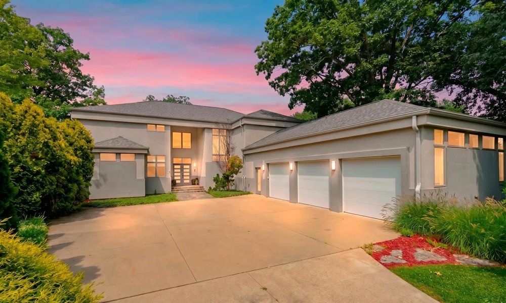 20 Hiawatha Drive