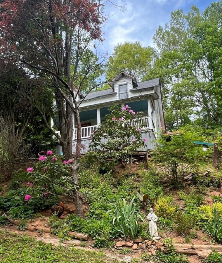 29 Regal Ave