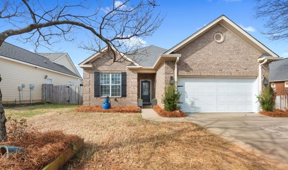 111 Montrose Lane