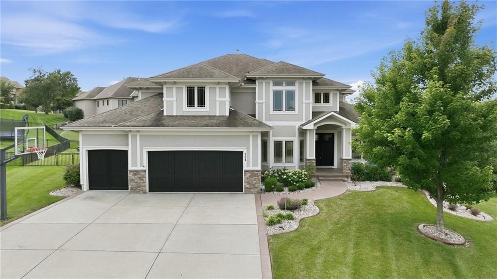 324 Nw Thoreau Circle