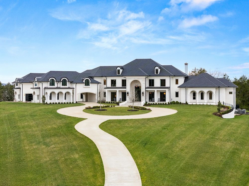 2407 Hidden River Ln