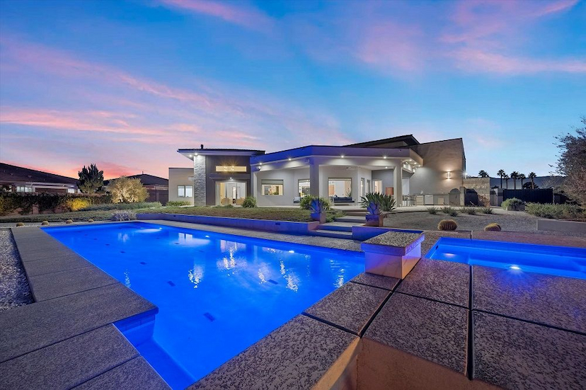 Luxurious Villa Beautiful Serene Mountain, Lake And Golf Course Views