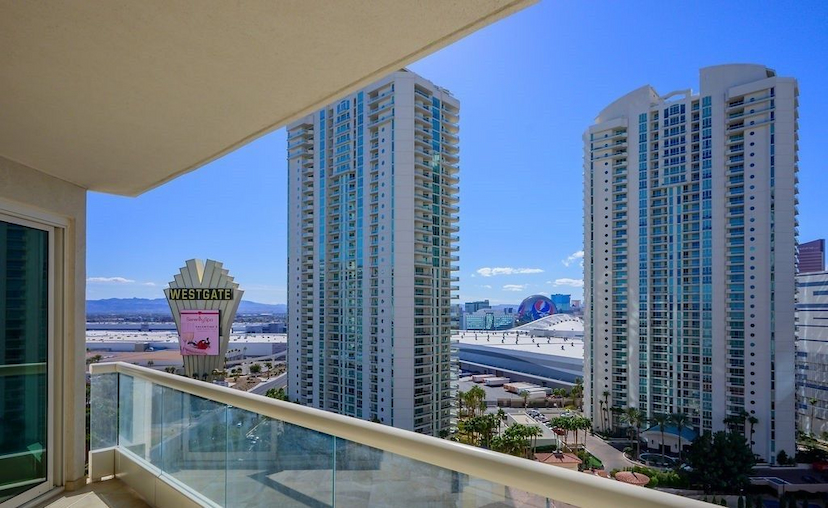 Luxurious High Rise Lifestyle