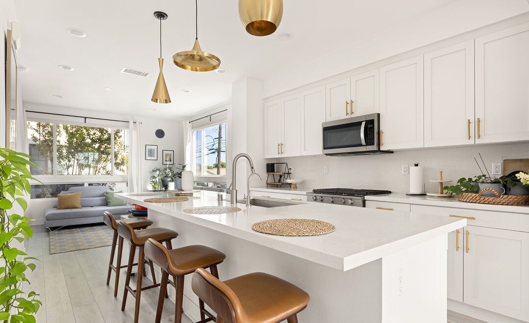 2931 W Exposition Place#1