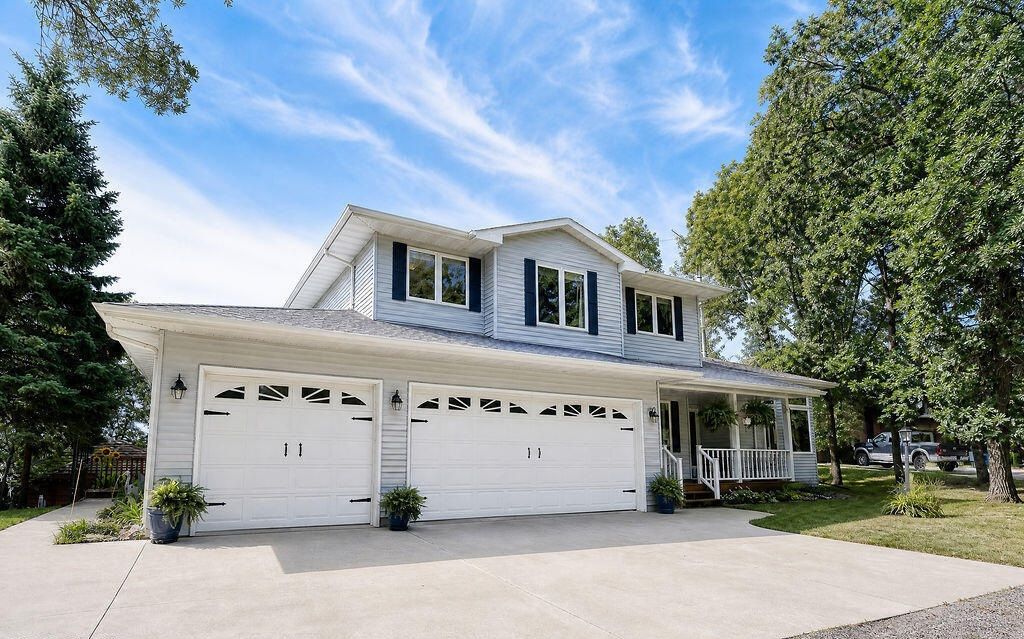 Breathtaking Creel Bay Living