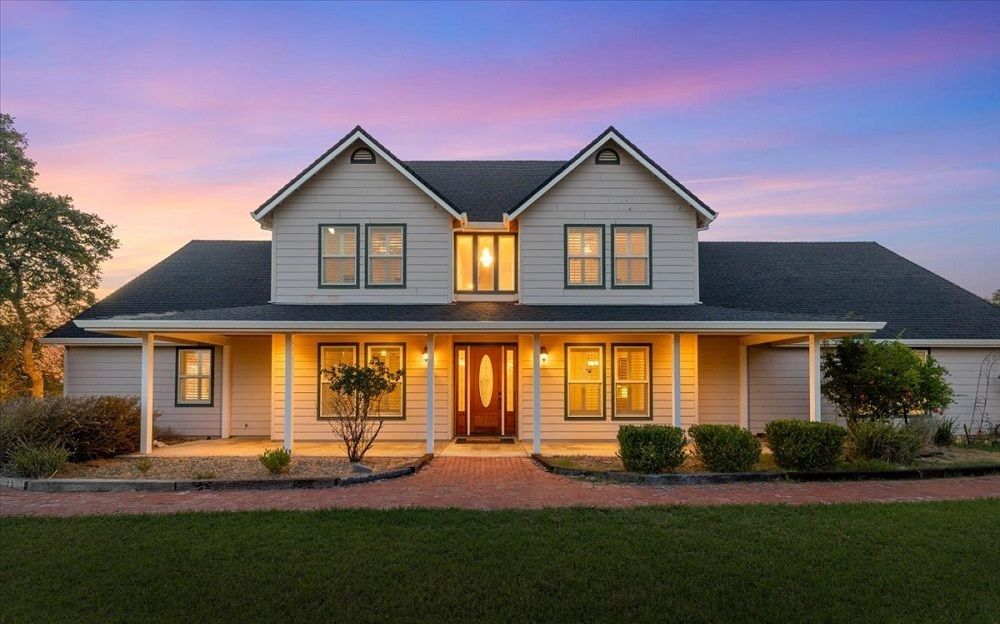 Custom-Built Country Estate On 7+ Acres
