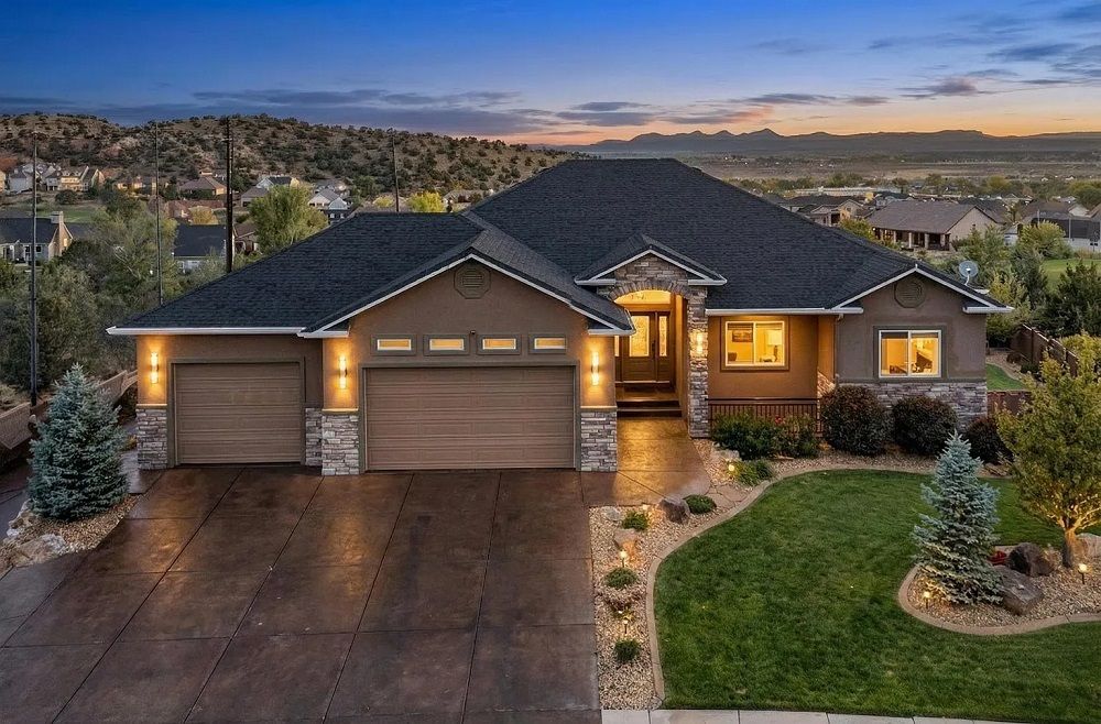 Luxury Living and Golf Views