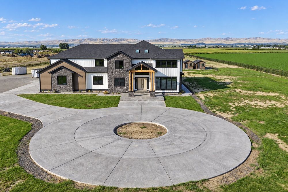 2261 Outlook Rd