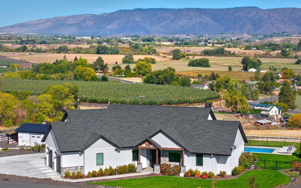 Stunning Views Of Cleman Mountain And The Cowiche Valley