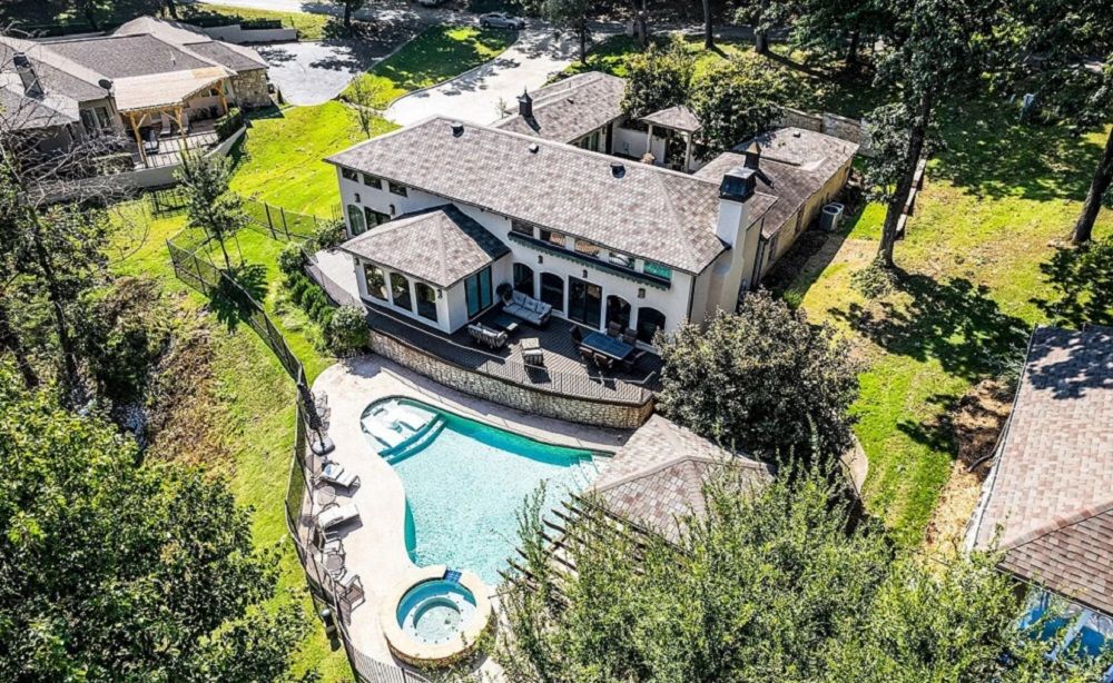 Private Lakefront Oasis