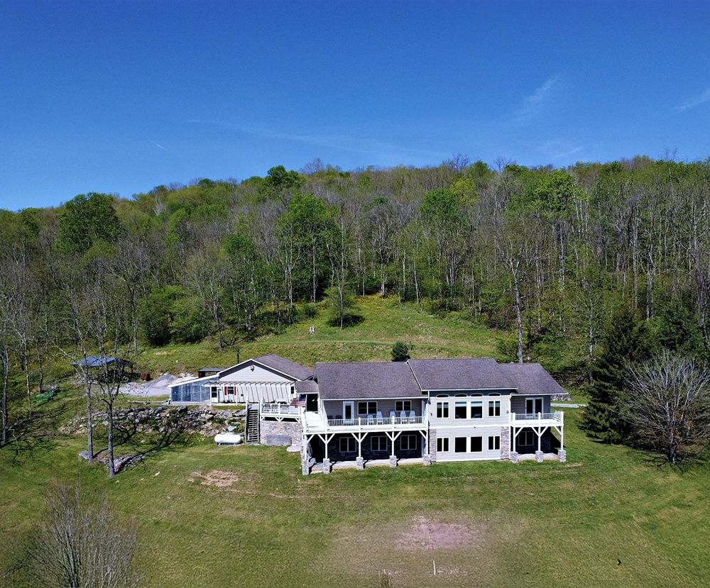 Panoramic Mountain Estate On 100 Acres