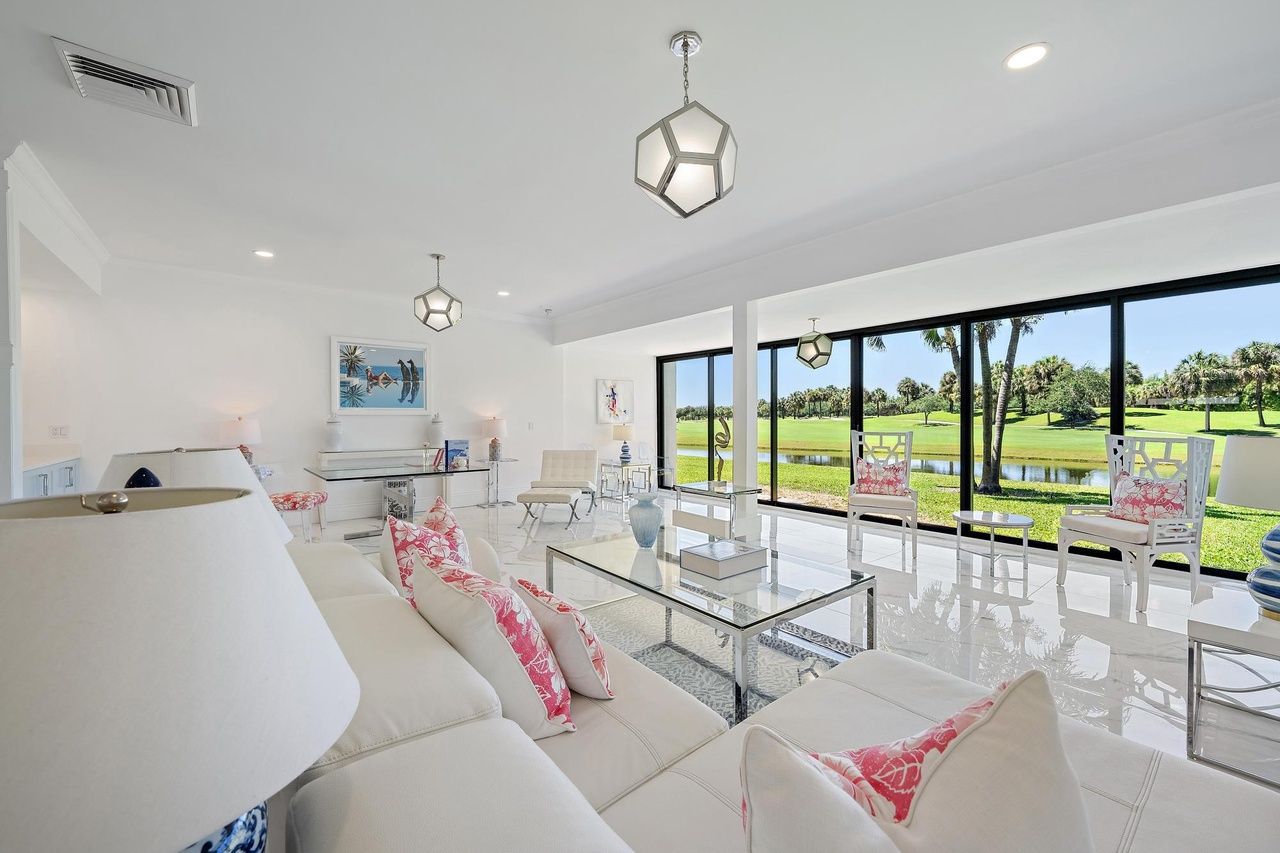 One Of A Kind Luxury Townhouse