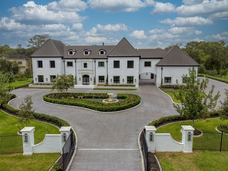 Exquisite Home In Fort Bend County