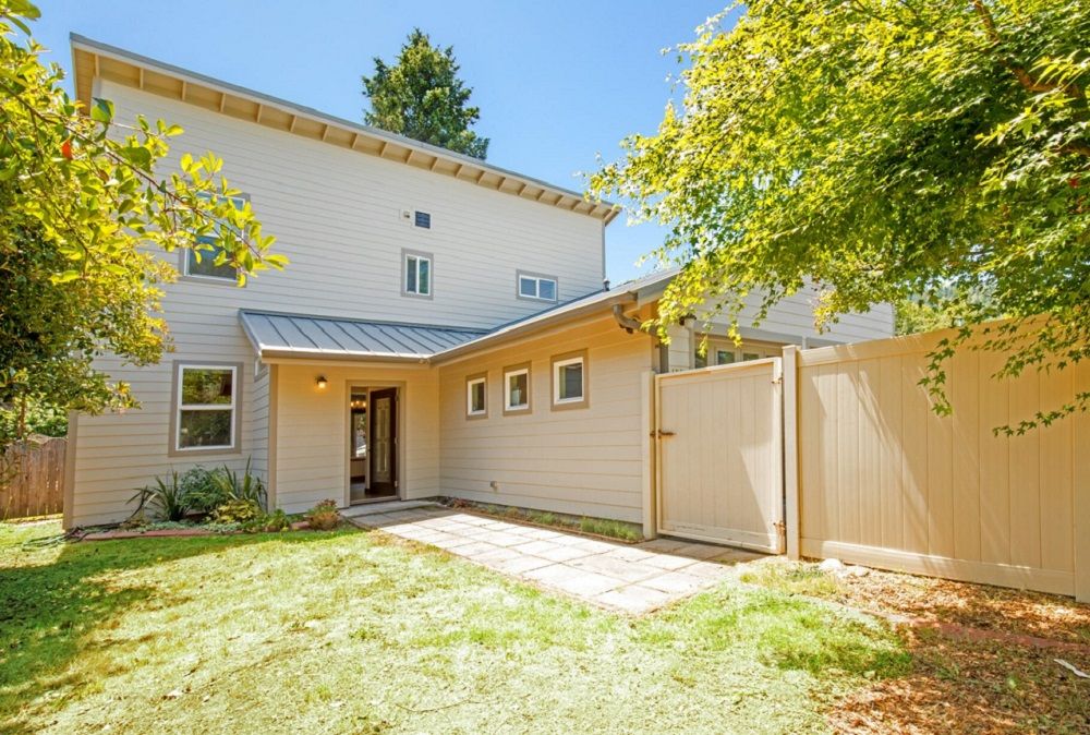130 Pine Ave