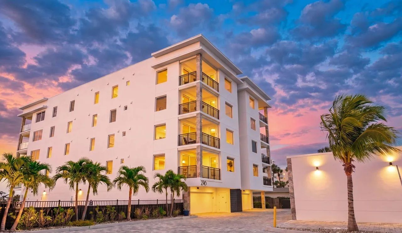 2745 North Hwy A1A