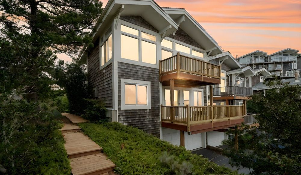 Oceanview Townhome On Large Lot