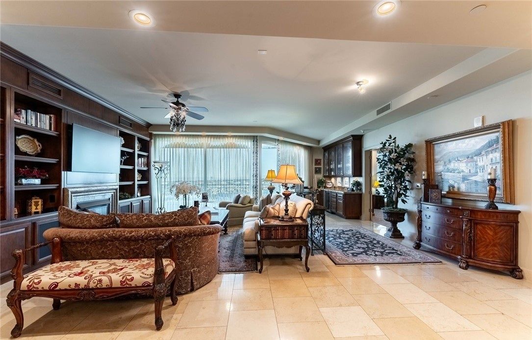 9101 Alta Drive #305