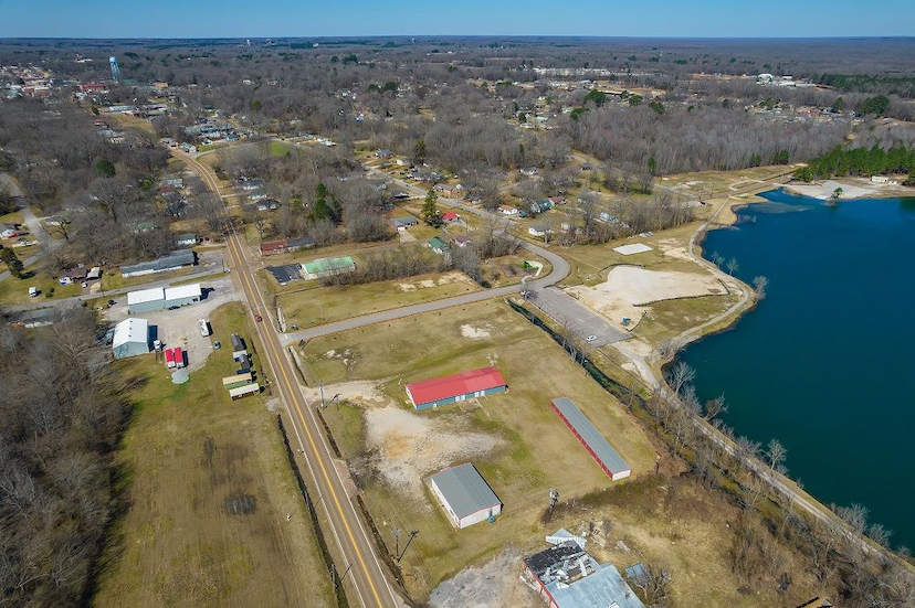 Prime Commercial Property Near Sand Lake – Endless Possibilities!