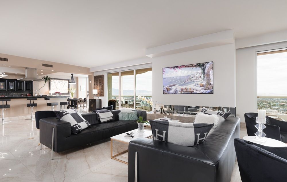 Extraordinary Penthouse At Four Turnberry Place