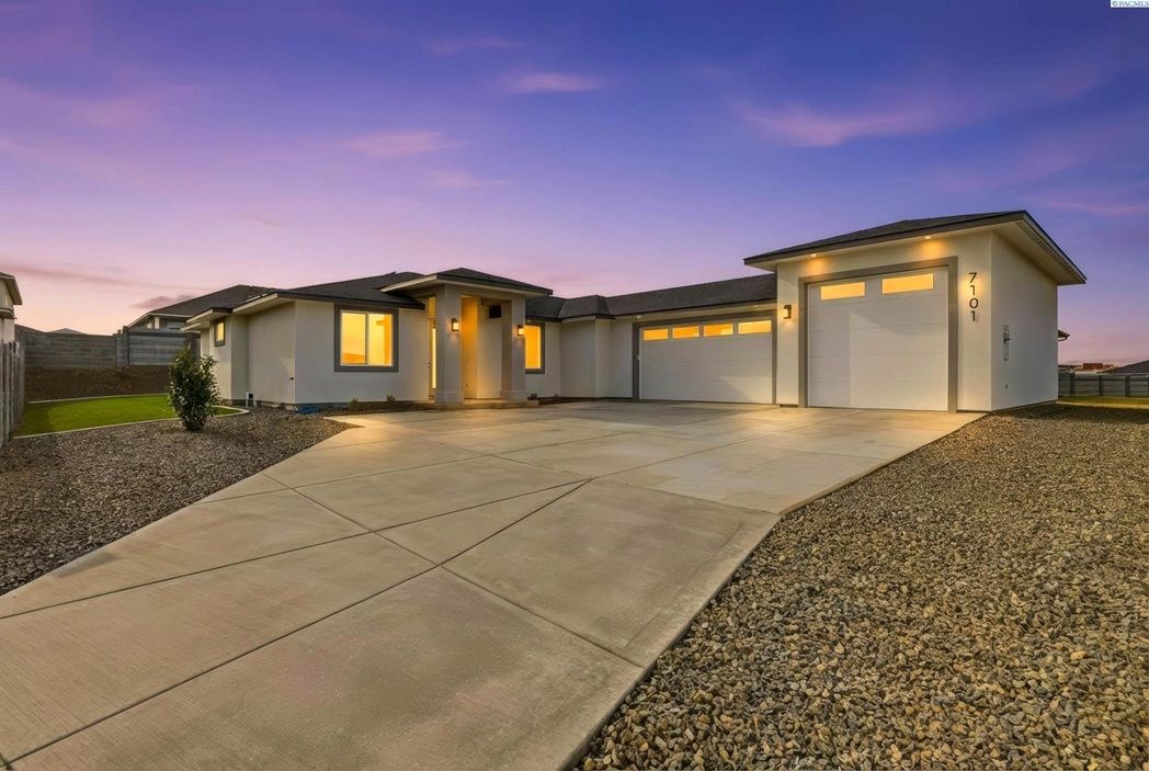Modern Apple Valley Retreat