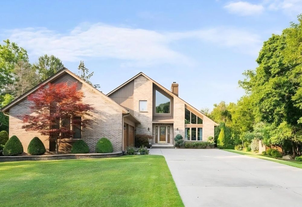 Custom Built Beautiful Retreat