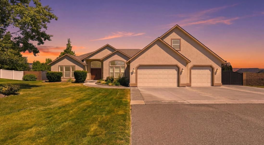 Spacious Living Meets Park Like Setting