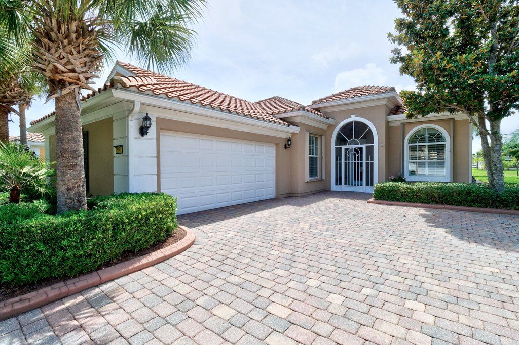 Coastal Lake Retreat