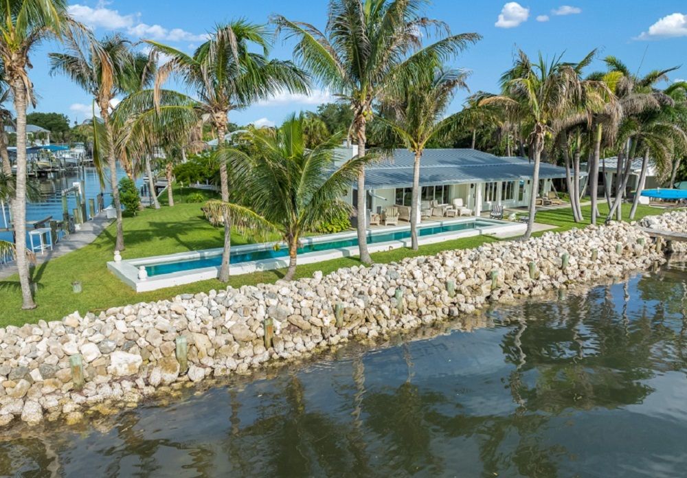 272 Feet Of Water Frontage On The Indian River Lagoon