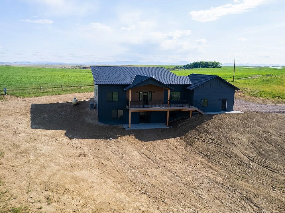 406 2nd Road SW