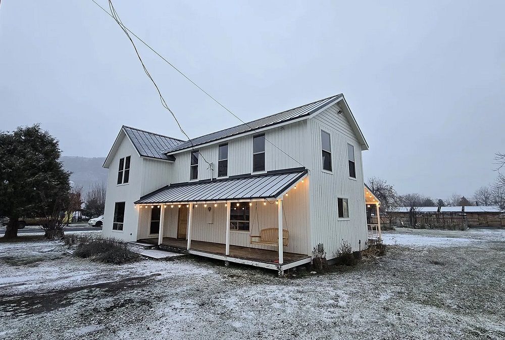 Experience Updated Farmhouse Charm In Beautiful Wallowa County!