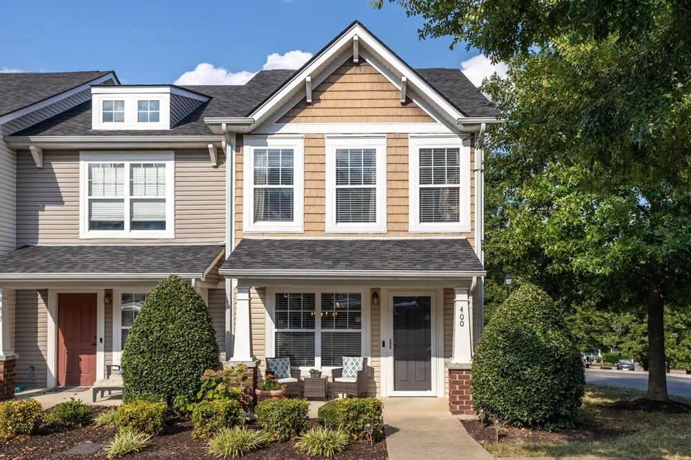 400 Shadow Glen Dr