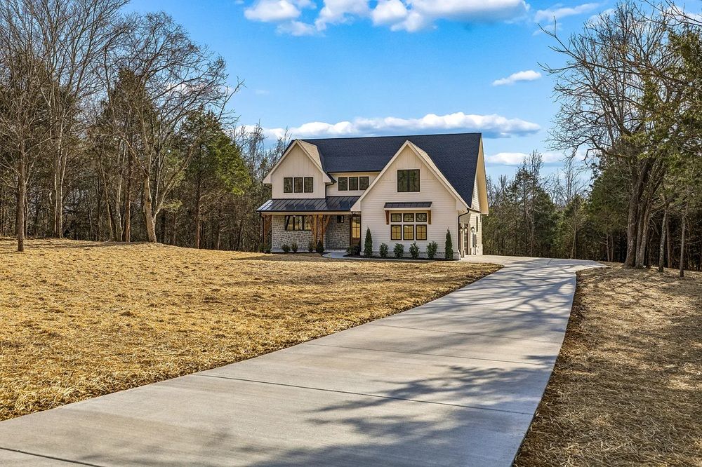 Private Modern Estate Living In Maury County