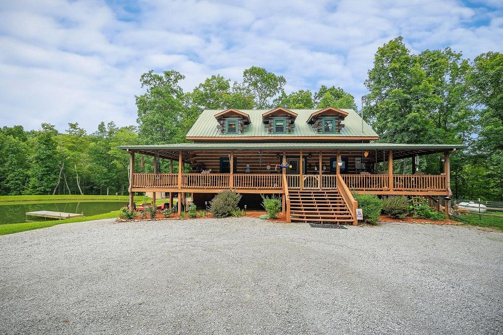 2 Homes On 16.20 Acres