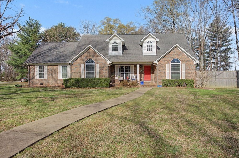 48 Woodland Cir