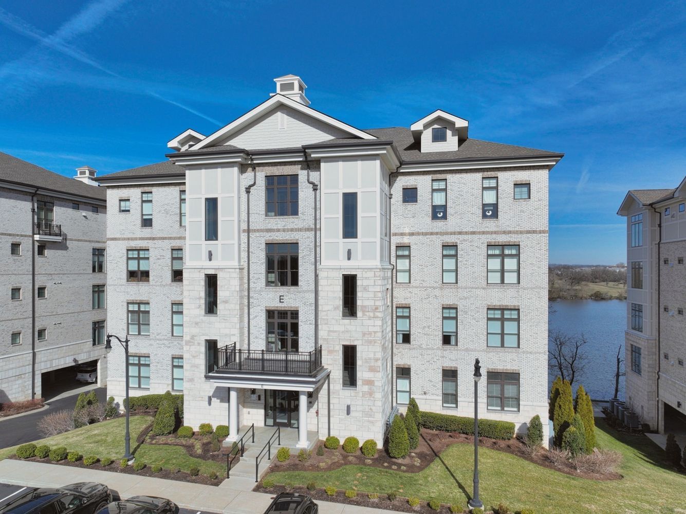 1024 Club View Dr Unit E103