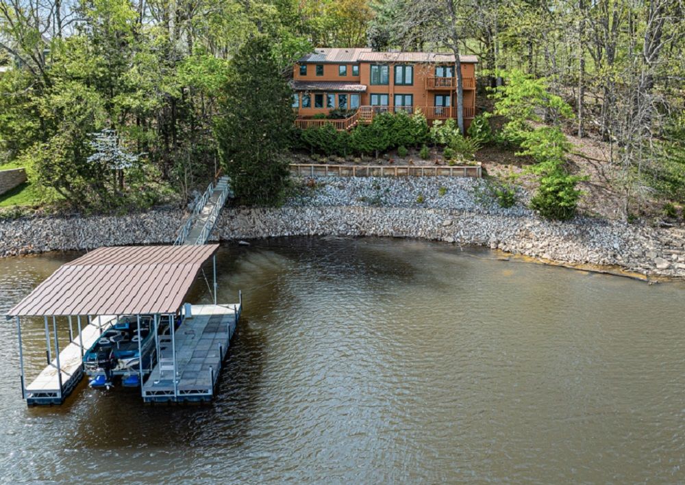 Panoramic Lakefront Dream Home