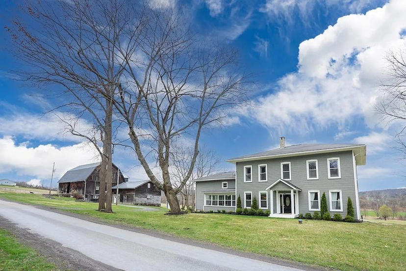 211 Hanks Rd