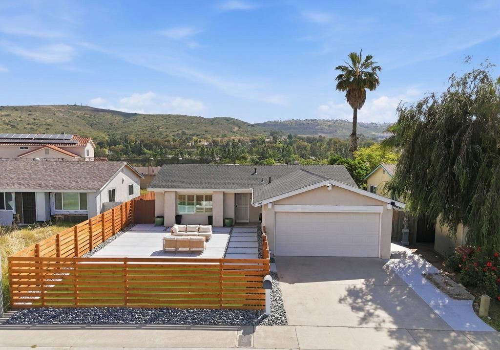 3211 Menlo Ave