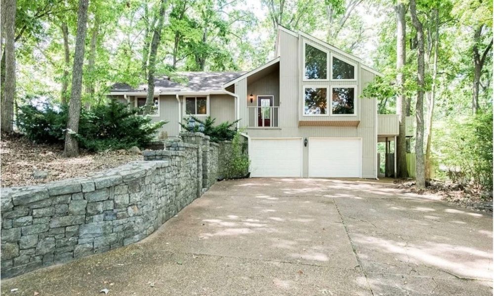 657 Sneed Road W