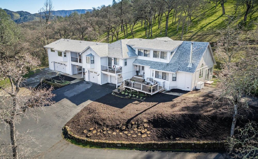 1061 Steele Canyon Rd