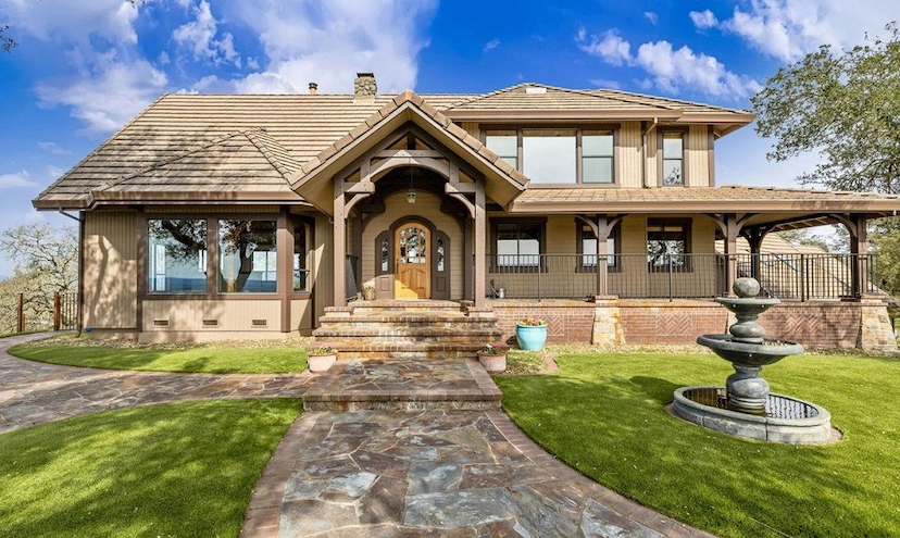 Custom Designed Home With Breathtaking Views